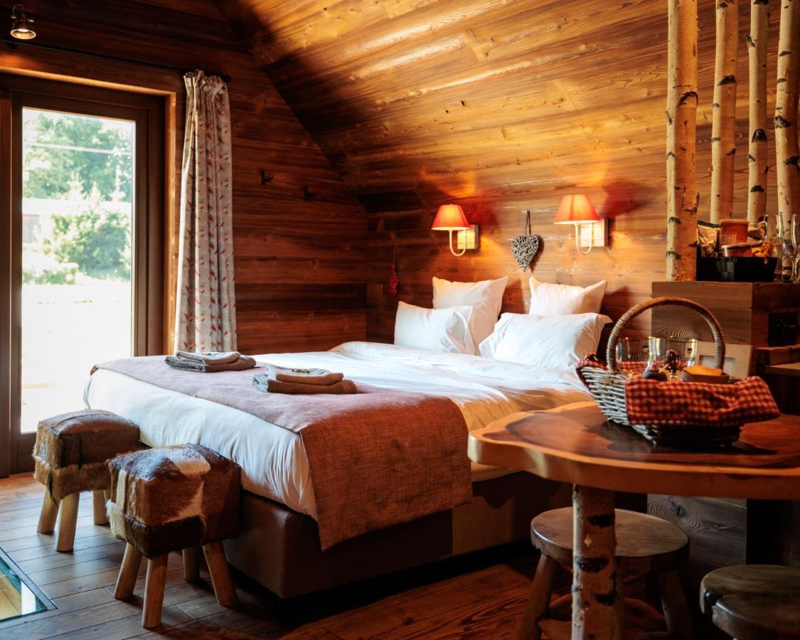 Aqualodge Hotel Insolite Ermeton-sur-Biert Екстер'єр фото