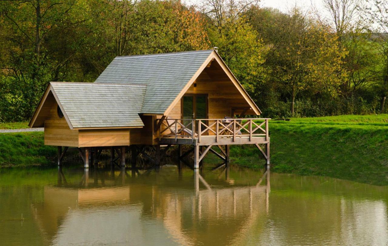 Aqualodge Hotel Insolite Ermeton-sur-Biert Екстер'єр фото