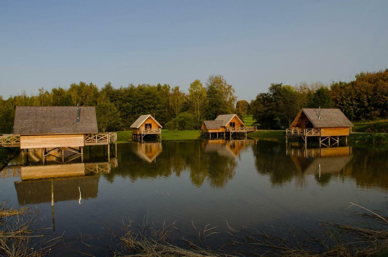 Aqualodge Hotel Insolite Ermeton-sur-Biert Екстер'єр фото