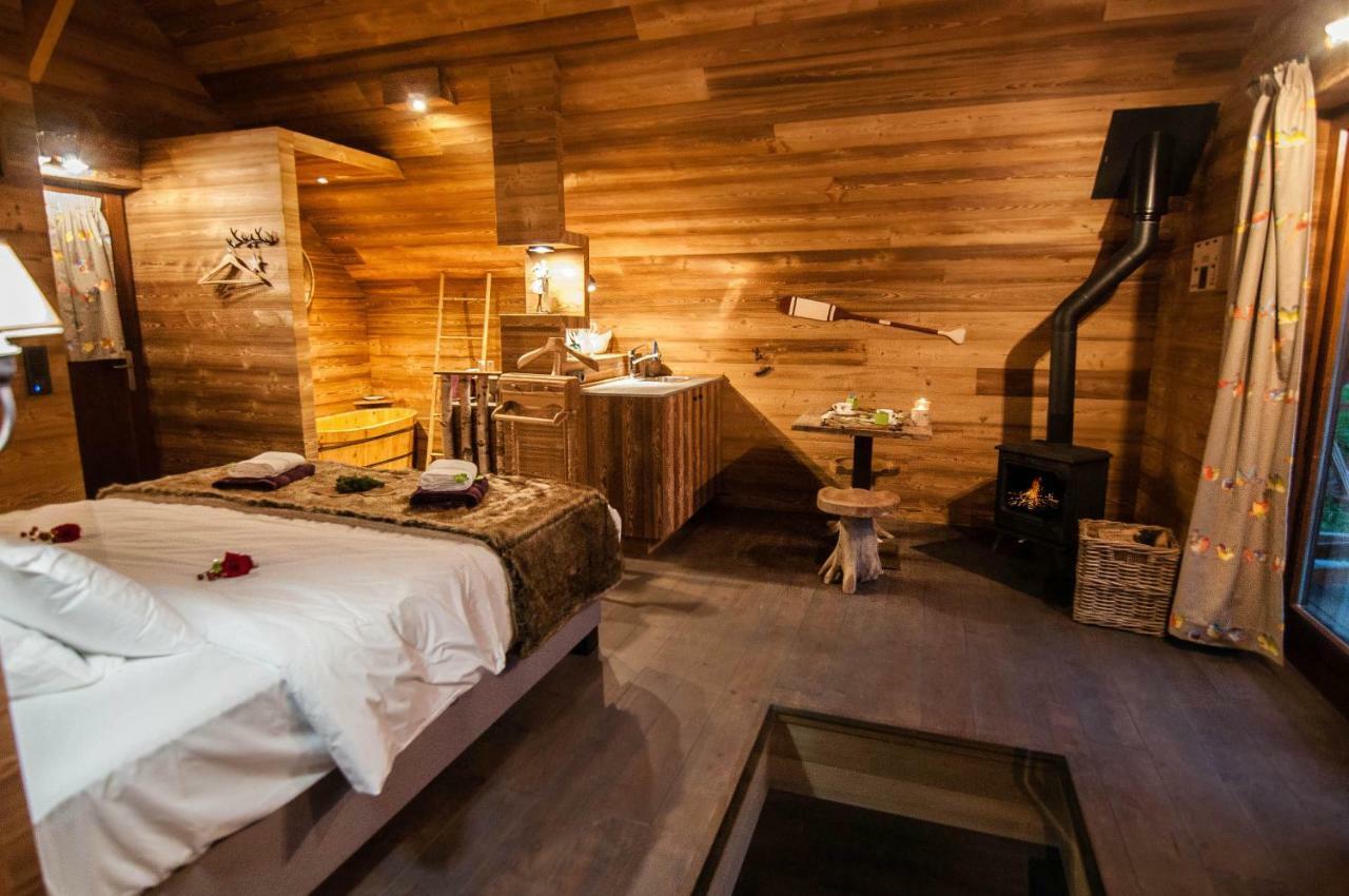Aqualodge Hotel Insolite Ermeton-sur-Biert Екстер'єр фото