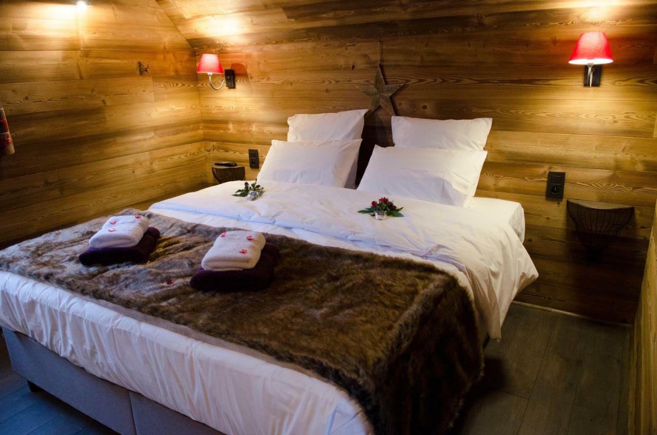 Aqualodge Hotel Insolite Ermeton-sur-Biert Екстер'єр фото